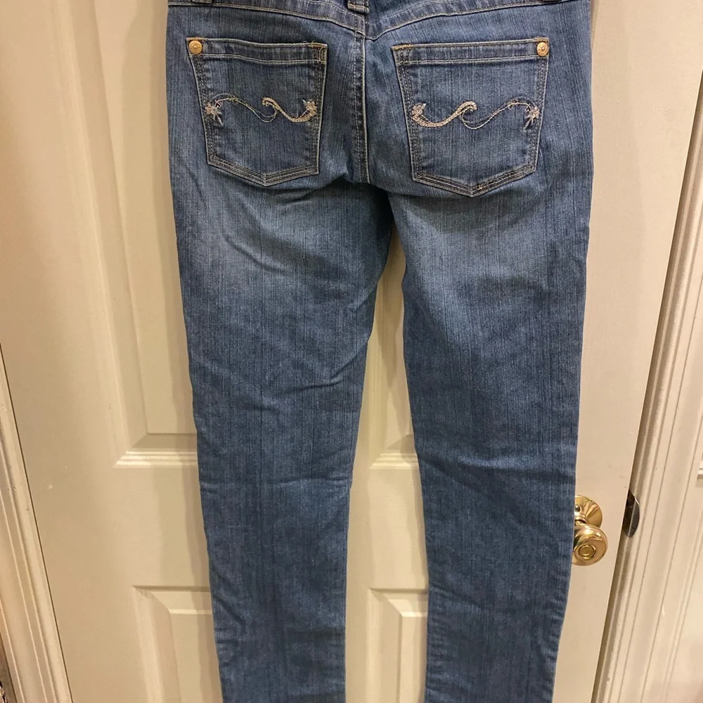Jeans - Picture 2 of 4